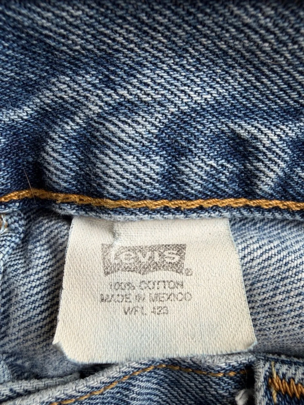 Levi’s 501 Button Fly Jeans 34x32 Light Wash Straight Leg Men’s Classic Denim